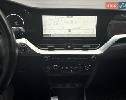 Білий Кіа Niro, об'ємом двигуна 0 л та пробігом 52 тис. км за 20500 $, фото 41 на Automoto.ua