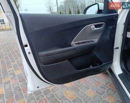 Белый Киа Niro, объемом двигателя 0 л и пробегом 34 тыс. км за 19999 $, фото 51 на Automoto.ua
