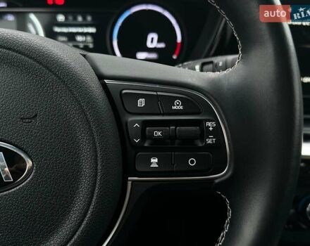 Белый Киа Niro, объемом двигателя 0 л и пробегом 56 тыс. км за 23400 $, фото 5 на Automoto.ua