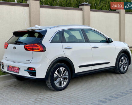 Білий Кіа Niro, об'ємом двигуна 0 л та пробігом 68 тис. км за 20750 $, фото 16 на Automoto.ua