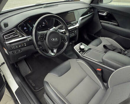 Белый Киа Niro, объемом двигателя 0 л и пробегом 63 тыс. км за 20500 $, фото 29 на Automoto.ua