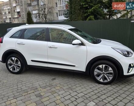 Белый Киа Niro, объемом двигателя 0 л и пробегом 149 тыс. км за 17499 $, фото 4 на Automoto.ua