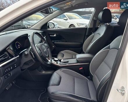 Белый Киа Niro, объемом двигателя 0 л и пробегом 72 тыс. км за 23600 $, фото 39 на Automoto.ua