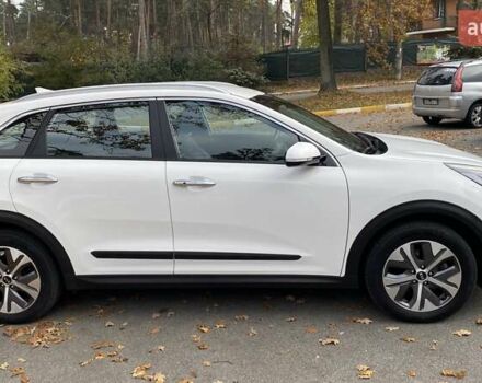 Белый Киа Niro, объемом двигателя 0 л и пробегом 63 тыс. км за 22500 $, фото 6 на Automoto.ua