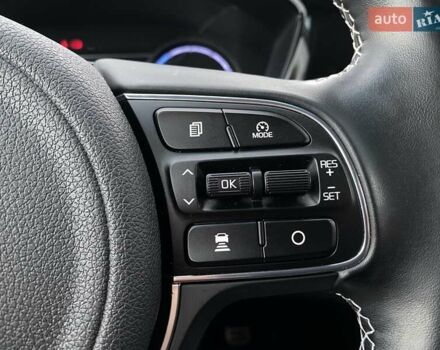 Белый Киа Niro, объемом двигателя 0 л и пробегом 30 тыс. км за 23500 $, фото 6 на Automoto.ua