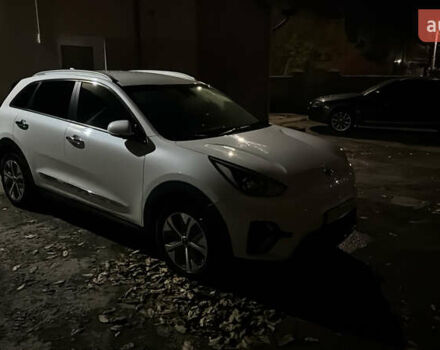Білий Кіа Niro, об'ємом двигуна 0 л та пробігом 155 тис. км за 18300 $, фото 18 на Automoto.ua