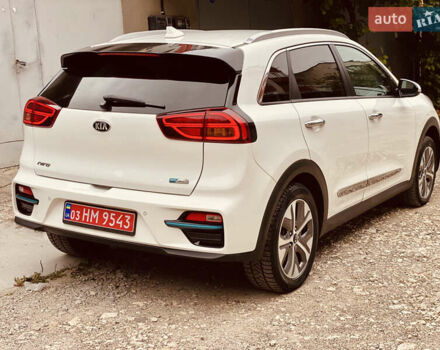 Белый Киа Niro, объемом двигателя 0 л и пробегом 164 тыс. км за 17750 $, фото 19 на Automoto.ua
