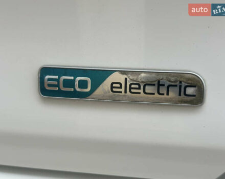 Белый Киа Niro, объемом двигателя 0 л и пробегом 122 тыс. км за 17999 $, фото 10 на Automoto.ua