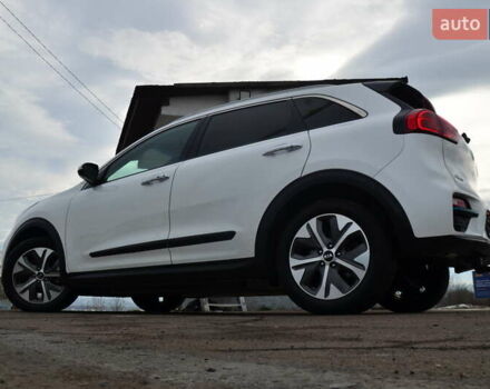 Белый Киа Niro, объемом двигателя 0 л и пробегом 73 тыс. км за 19548 $, фото 28 на Automoto.ua
