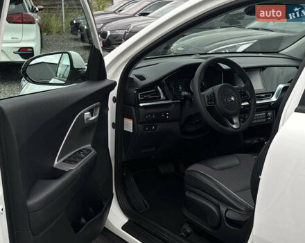 Белый Киа Niro, объемом двигателя 0 л и пробегом 98 тыс. км за 19550 $, фото 7 на Automoto.ua