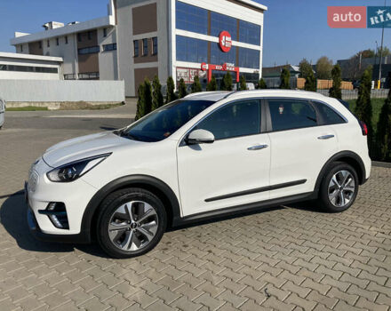 Білий Кіа Niro, об'ємом двигуна 0 л та пробігом 147 тис. км за 18200 $, фото 1 на Automoto.ua