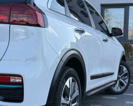 Белый Киа Niro, объемом двигателя 0 л и пробегом 80 тыс. км за 17800 $, фото 35 на Automoto.ua