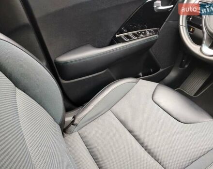 Білий Кіа Niro, об'ємом двигуна 0 л та пробігом 75 тис. км за 19700 $, фото 3 на Automoto.ua