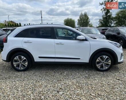 Білий Кіа Niro, об'ємом двигуна 0 л та пробігом 77 тис. км за 21900 $, фото 18 на Automoto.ua