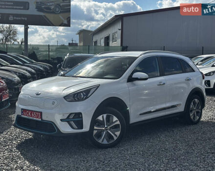 Белый Киа Niro, объемом двигателя 0 л и пробегом 53 тыс. км за 19999 $, фото 5 на Automoto.ua