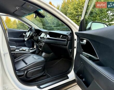 Белый Киа Niro, объемом двигателя 0 л и пробегом 135 тыс. км за 19350 $, фото 79 на Automoto.ua