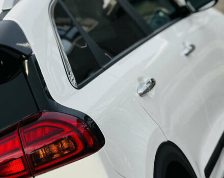 Білий Кіа Niro, об'ємом двигуна 0 л та пробігом 117 тис. км за 19750 $, фото 29 на Automoto.ua