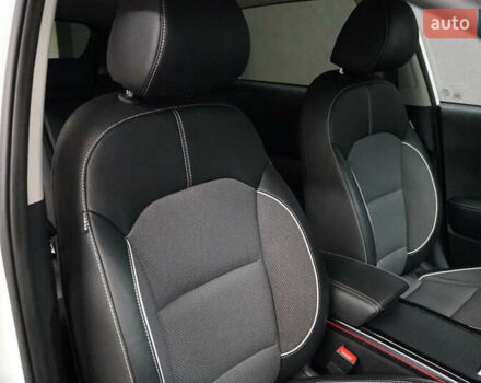 Киа Niro 2021 в Киеве на Automoto.ua Белый Киа Niro, объемом двигателя 0 л и пробегом 52 тыс. км за 18200 $, фото 10 на Automoto.ua