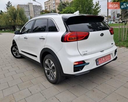 Білий Кіа Niro, об'ємом двигуна 0 л та пробігом 60 тис. км за 22900 $, фото 6 на Automoto.ua