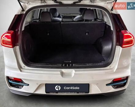 Белый Киа Niro, объемом двигателя 0 л и пробегом 129 тыс. км за 20032 $, фото 10 на Automoto.ua