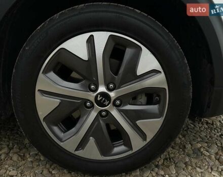 Белый Киа Niro, объемом двигателя 0 л и пробегом 62 тыс. км за 23500 $, фото 31 на Automoto.ua