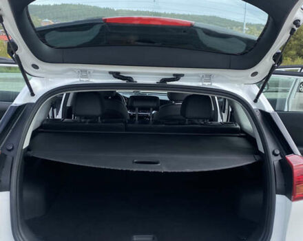 Белый Киа Niro, объемом двигателя 0 л и пробегом 120 тыс. км за 17700 $, фото 12 на Automoto.ua