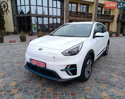 Белый Киа Niro, объемом двигателя 0 л и пробегом 34 тыс. км за 19999 $, фото 2 на Automoto.ua