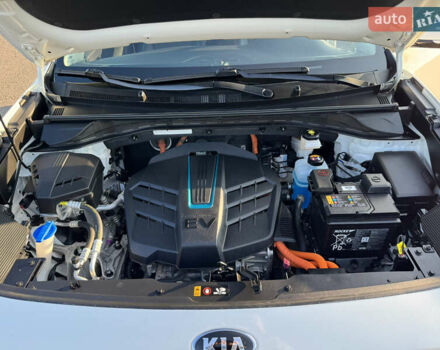 Білий Кіа Niro, об'ємом двигуна 0 л та пробігом 107 тис. км за 20900 $, фото 62 на Automoto.ua