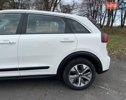 Белый Киа Niro, объемом двигателя 0 л и пробегом 96 тыс. км за 16800 $, фото 15 на Automoto.ua
