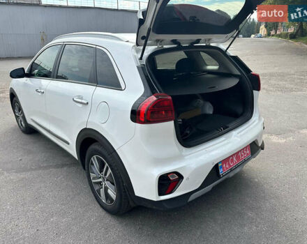 Белый Киа Niro, объемом двигателя 1.6 л и пробегом 40 тыс. км за 25150 $, фото 11 на Automoto.ua
