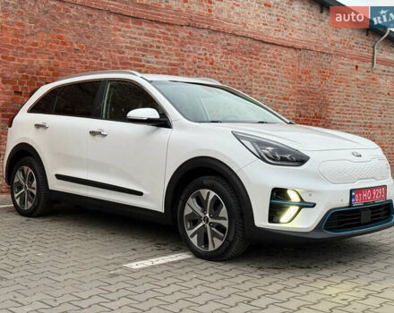 Білий Кіа Niro, об'ємом двигуна 0 л та пробігом 118 тис. км за 20500 $, фото 5 на Automoto.ua