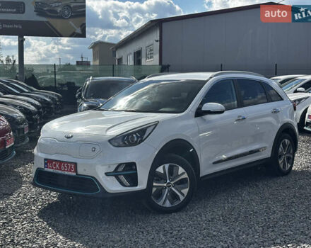 Белый Киа Niro, объемом двигателя 0 л и пробегом 53 тыс. км за 19999 $, фото 3 на Automoto.ua