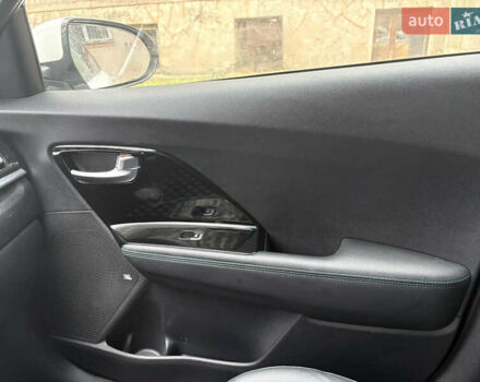 Білий Кіа Niro, об'ємом двигуна 0 л та пробігом 52 тис. км за 20500 $, фото 29 на Automoto.ua