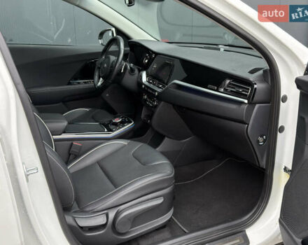Белый Киа Niro, объемом двигателя 0 л и пробегом 51 тыс. км за 24200 $, фото 61 на Automoto.ua
