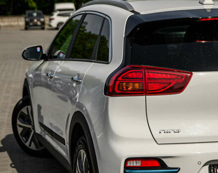 Білий Кіа Niro, об'ємом двигуна 0 л та пробігом 34 тис. км за 24750 $, фото 8 на Automoto.ua