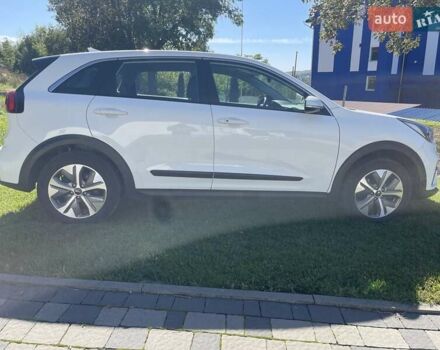 Белый Киа Niro, объемом двигателя 0 л и пробегом 95 тыс. км за 16500 $, фото 33 на Automoto.ua