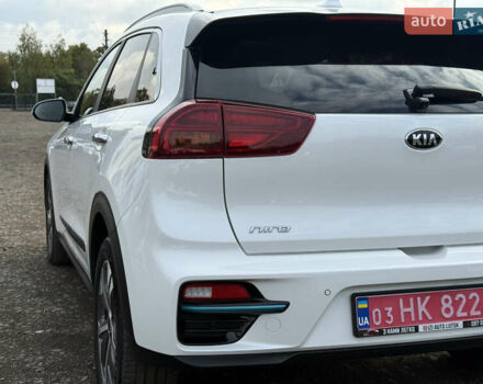 Білий Кіа Niro, об'ємом двигуна 0 л та пробігом 82 тис. км за 23266 $, фото 11 на Automoto.ua