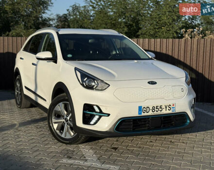 Білий Кіа Niro, об'ємом двигуна 0 л та пробігом 121 тис. км за 18950 $, фото 8 на Automoto.ua