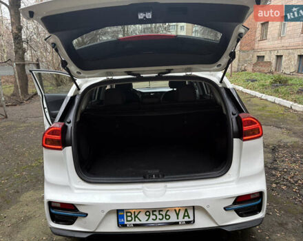 Білий Кіа Niro, об'ємом двигуна 0 л та пробігом 52 тис. км за 20500 $, фото 11 на Automoto.ua