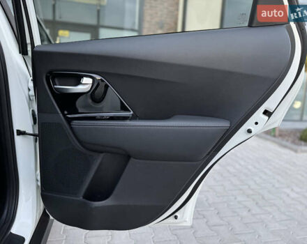 Белый Киа Niro, объемом двигателя 0 л и пробегом 113 тыс. км за 17800 $, фото 53 на Automoto.ua