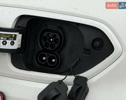 Белый Киа Niro, объемом двигателя 0 л и пробегом 51 тыс. км за 24200 $, фото 8 на Automoto.ua