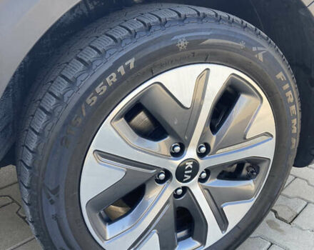 Білий Кіа Niro, об'ємом двигуна 0 л та пробігом 147 тис. км за 18200 $, фото 23 на Automoto.ua