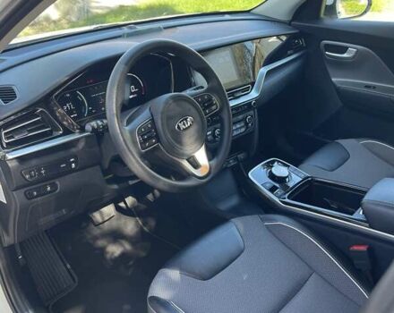 Белый Киа Niro, объемом двигателя 0 л и пробегом 95 тыс. км за 16500 $, фото 39 на Automoto.ua