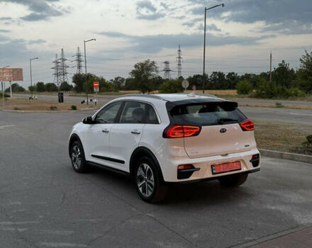Білий Кіа Niro, об'ємом двигуна 0 л та пробігом 117 тис. км за 17000 $, фото 15 на Automoto.ua