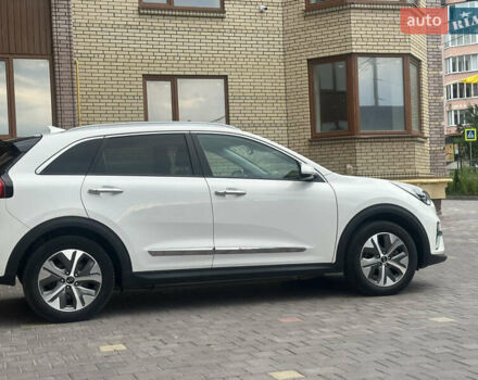 Белый Киа Niro, объемом двигателя 0 л и пробегом 122 тыс. км за 17999 $, фото 14 на Automoto.ua