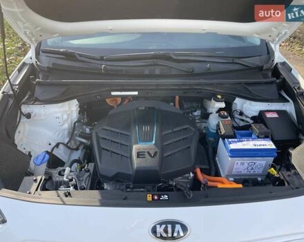 Белый Киа Niro, объемом двигателя 0 л и пробегом 96 тыс. км за 16800 $, фото 27 на Automoto.ua