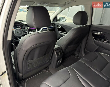 Белый Киа Niro, объемом двигателя 0 л и пробегом 51 тыс. км за 24200 $, фото 31 на Automoto.ua