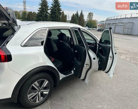 Белый Киа Niro, объемом двигателя 1.6 л и пробегом 40 тыс. км за 25150 $, фото 8 на Automoto.ua
