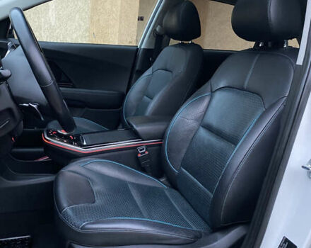 Белый Киа Niro, объемом двигателя 0 л и пробегом 97 тыс. км за 19995 $, фото 15 на Automoto.ua