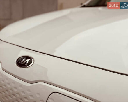 Белый Киа Niro, объемом двигателя 0 л и пробегом 164 тыс. км за 17750 $, фото 13 на Automoto.ua
